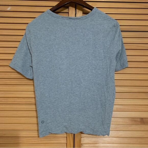 Lululemon Athletica Gray Short Sleeve size 4 - Picture 5 of 5